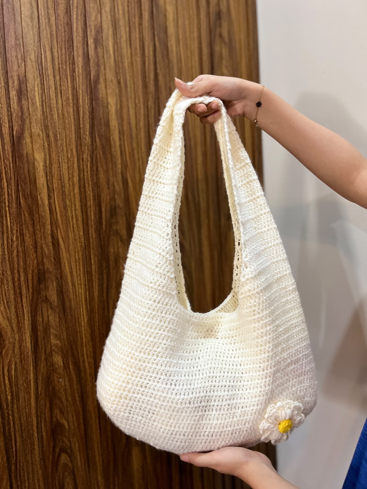 Handmade cream crochet shoulder bag with daisy flower detail
