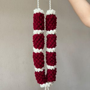 Handmade crochet bridal haar in maroon and ivory with pearl detailing